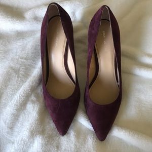 Pour la Victorie suede heels